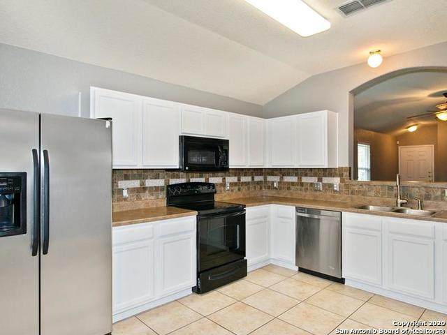 913 Darion St - Photo 1