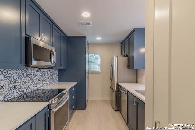 2718 Old Field Dr - Photo 1