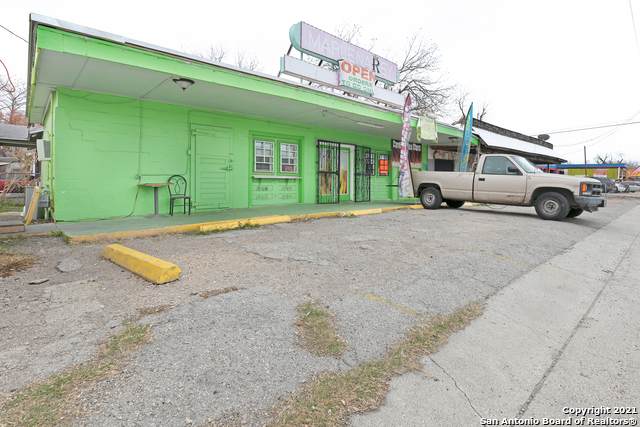 920 West Ave - Photo 1