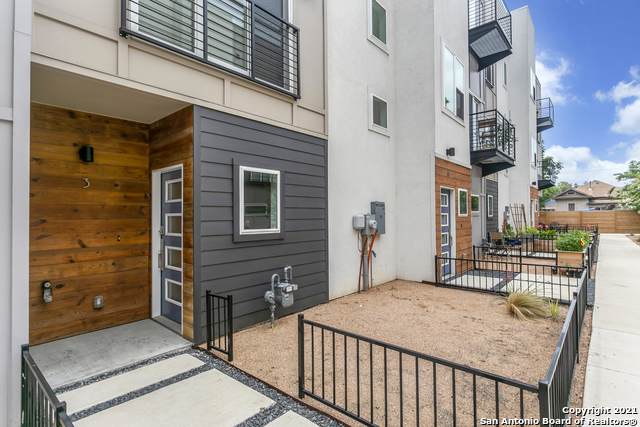 811 Elmira St - Photo 1