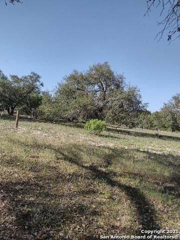 16611 Interstate 35 - Photo 1