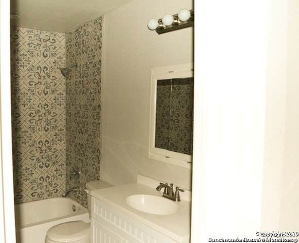 823 Zachry Dr - Photo 1