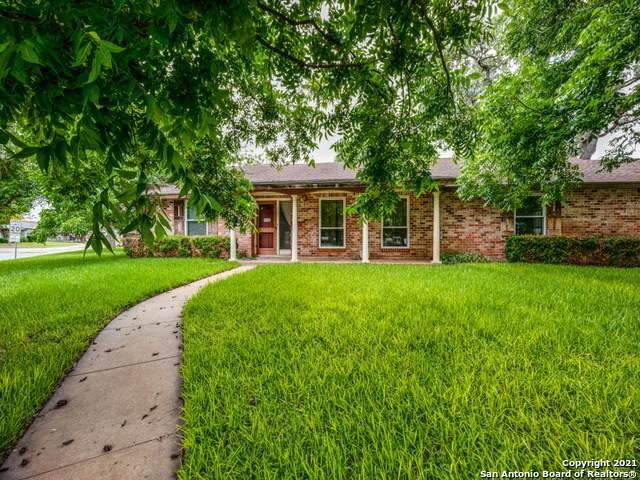 1101 Oakridge Dr - Photo 1