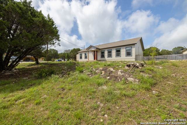 860 Hallmark - Photo 1