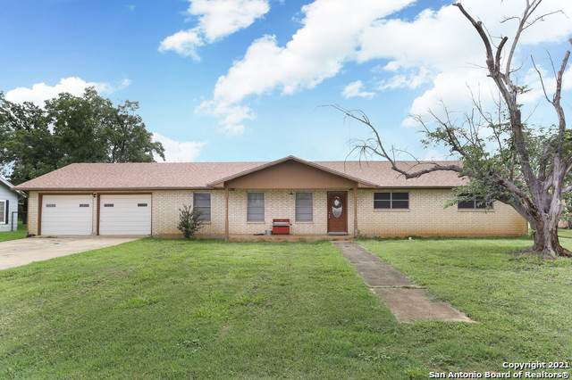 565 Edwards Ave - Photo 1