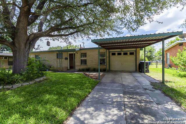 4614 Stoneleigh Dr - Photo 1