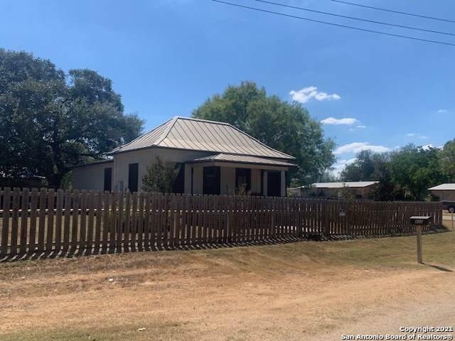 802 Hickory St - Photo 1