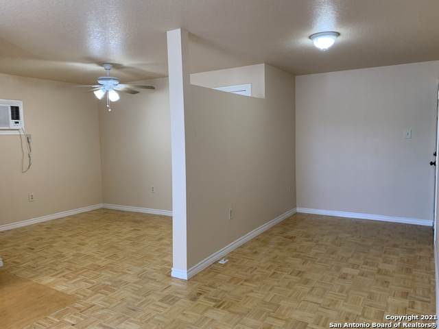 208 Park Ave - Photo 1