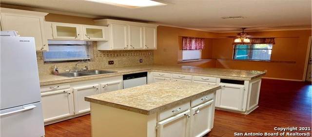 5406 Fox Run Dr - Photo 1