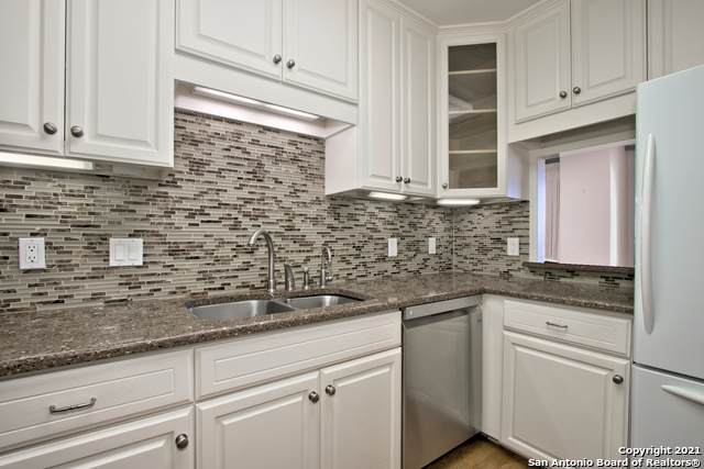 1 Towers Park Ln - Photo 1