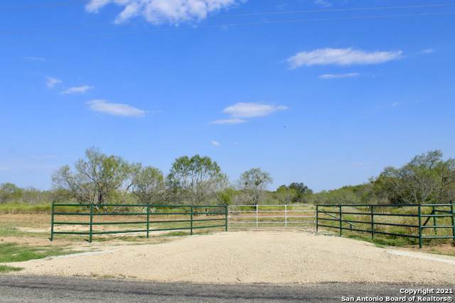 15966 Fm 472 - Photo 1