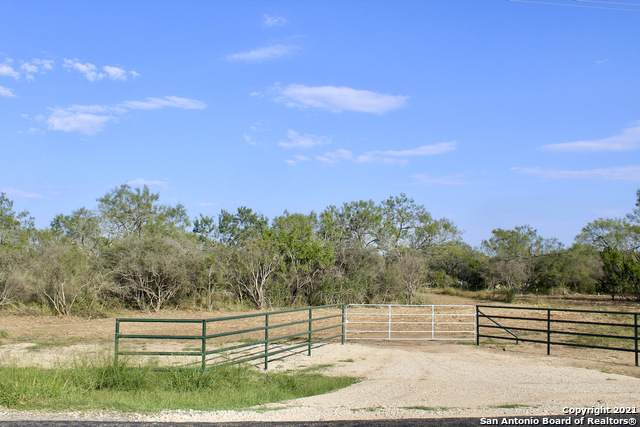 16367 Fm 472 - Photo 1