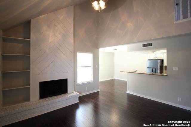 4010 High Ridge Cir - Photo 1