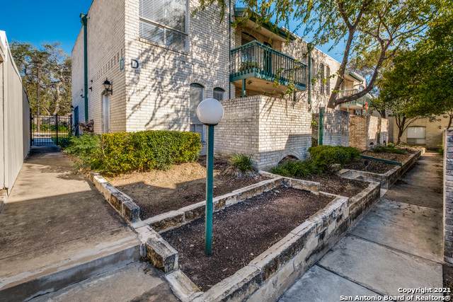 9915 Powhatan Dr - Photo 1
