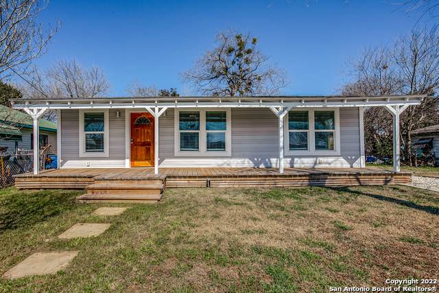 311 Clarence St - Photo 1