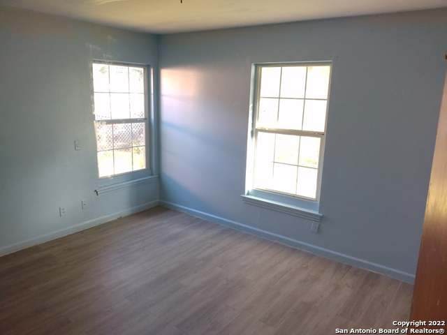 341 Longview Dr - Photo 1