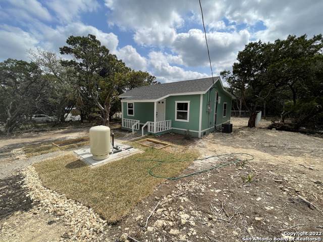 502 18th St E - Photo 1