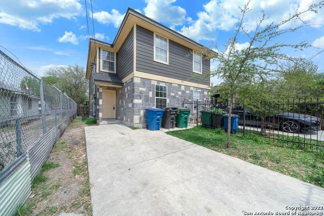 3107 Travis St - Photo 1