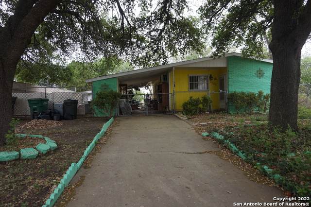 2050 Springvale Dr - Photo 1