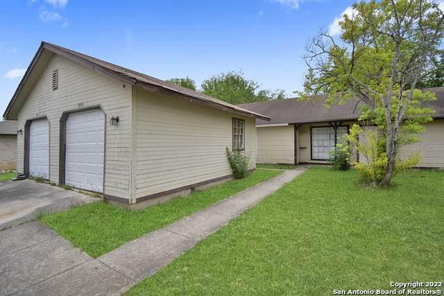 8846 Meadow Trace St - Photo 1