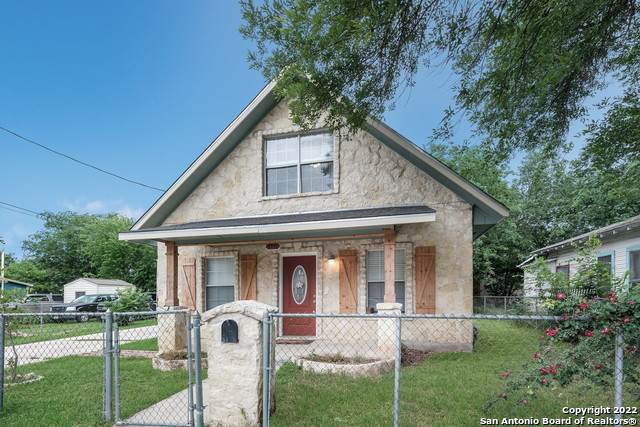 1111 Perez St - Photo 1