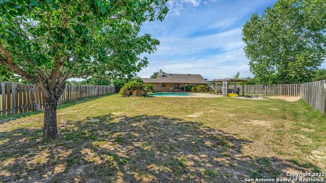 421 Bear Gardens - Photo 1