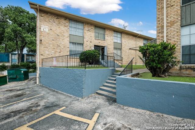 6611 Southpoint St - Photo 1
