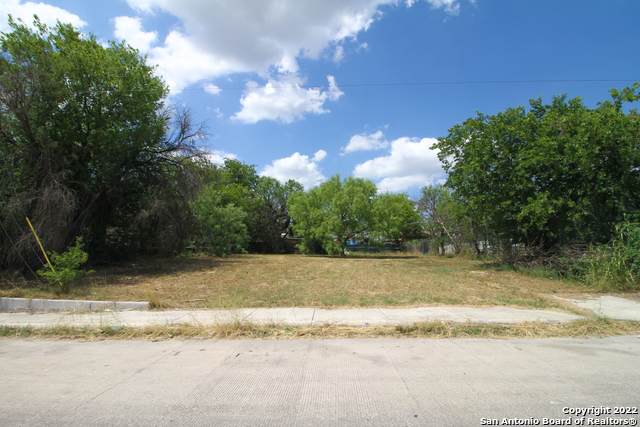 415 Amires Pl - Photo 1