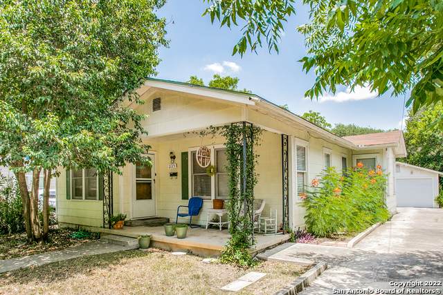 225 Corona Ave - Photo 1