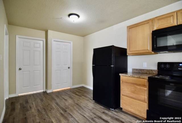 8111 Landing Ave - Photo 1