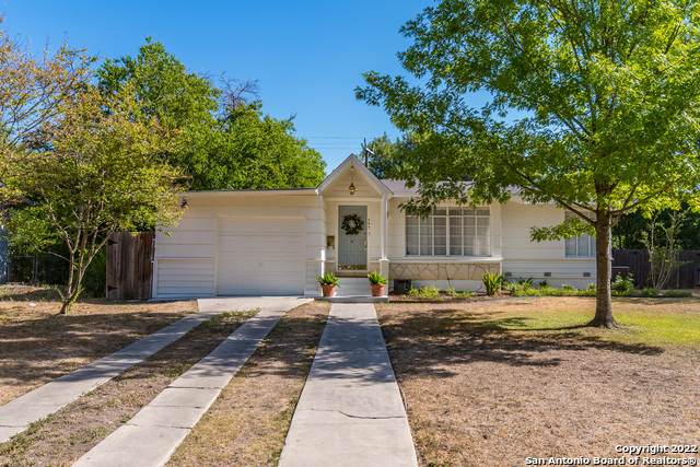 447 Harmon Dr - Photo 1
