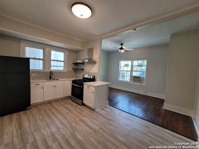 407 Locust St - Photo 1