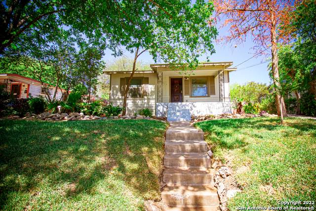 111 Loma Park Dr - Photo 1