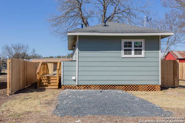 205 Bee Alley - Photo 1