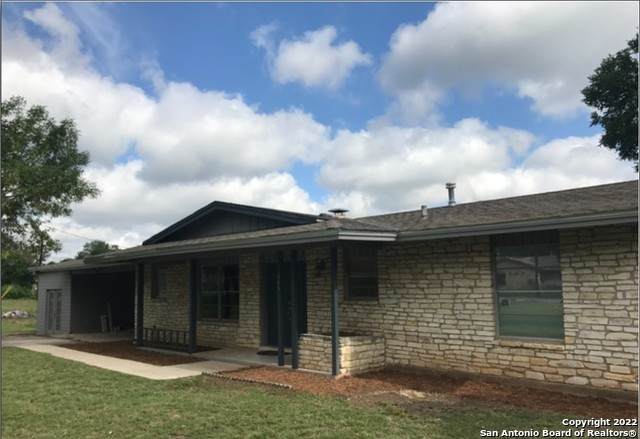 385 Bandera Blvd - Photo 1