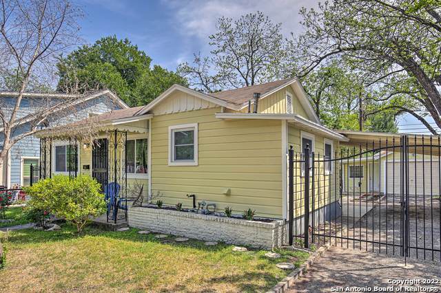 402 Woodlawn Ave - Photo 1