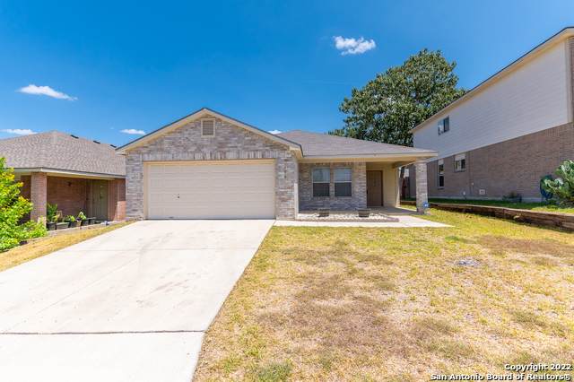 138 Birchwood Bay - Photo 1