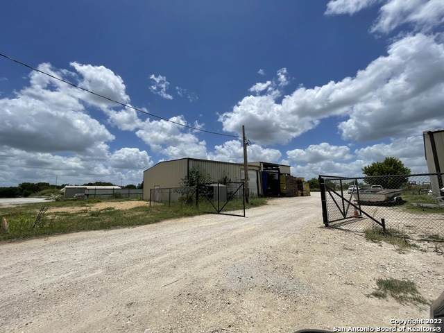 11785 Fm-1518 N - Photo 1