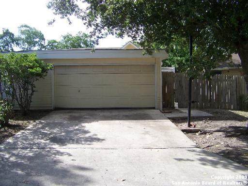 7904 Broadwick - Photo 1