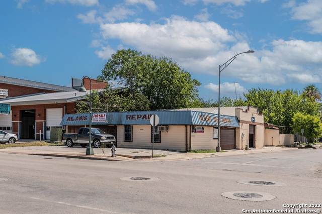 1422 Saint Marys St - Photo 1