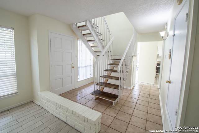 9915 Powhatan Dr - Photo 1