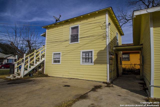 924 Saint James - Photo 1