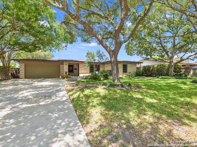 215 Maplewood Ln - Photo 1
