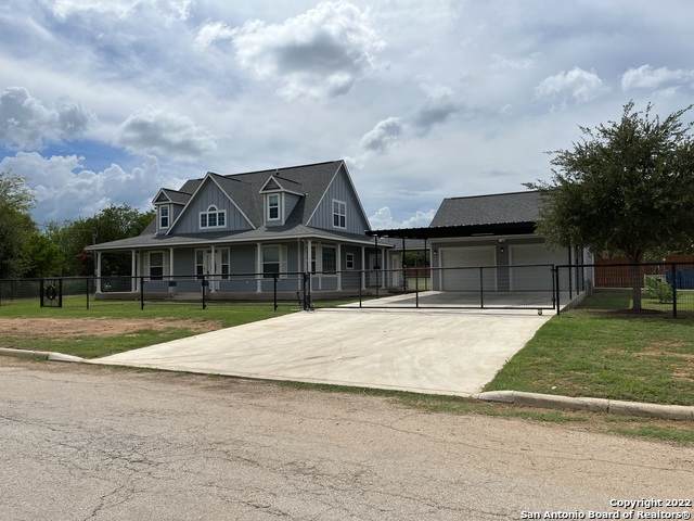 711 Pecan St - Photo 1