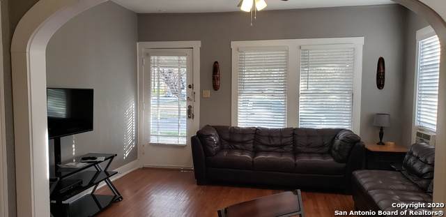 803 Hollywood Ave - Photo 1