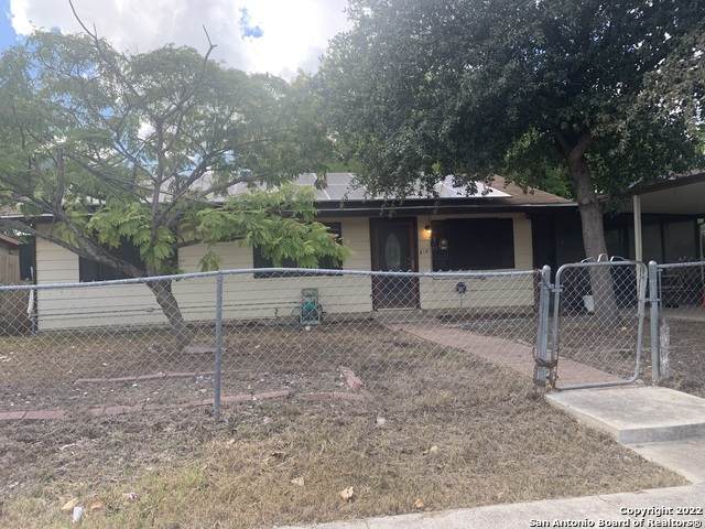815 42nd St - Photo 1