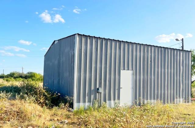 3320 Fm 462 - Photo 1