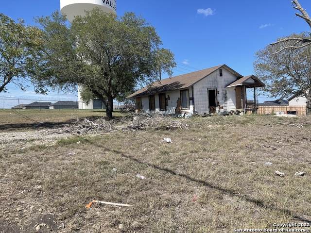 906 Zipp Rd - Photo 1