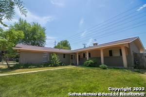 8415 Laurelhurst Dr - Photo 1