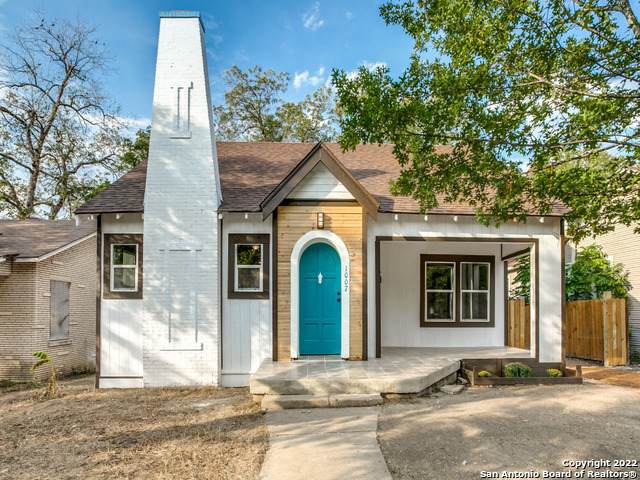 1007 Avant Ave - Photo 1